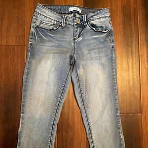 YMI Luxe Soft Luxe Denim Essential Cuffed Crop Jeans Size 3.